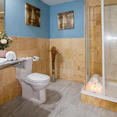 Apartment Con Jardin Privado Y 2 Piscinas, Zona Comunitaria, En Marbella