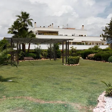 Con Jardin Privado Y 2 Piscinas, Zona Comunitaria, En * Marbella