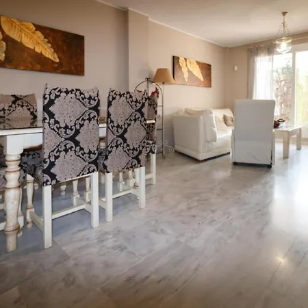 Con Jardin Privado Y 2 Piscinas, Zona Comunitaria, En Apartment Marbella