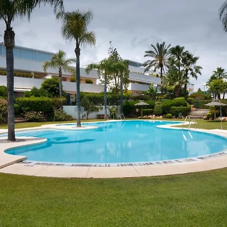 Con Jardin Privado Y 2 Piscinas, Zona Comunitaria, En *