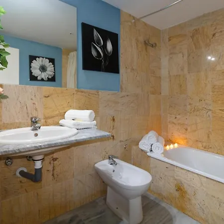 Con Jardin Privado Y 2 Piscinas, Zona Comunitaria, En